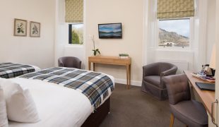Inveraray Hotel bedroom